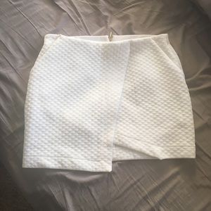 Bershka quilted wrap front  white skirt